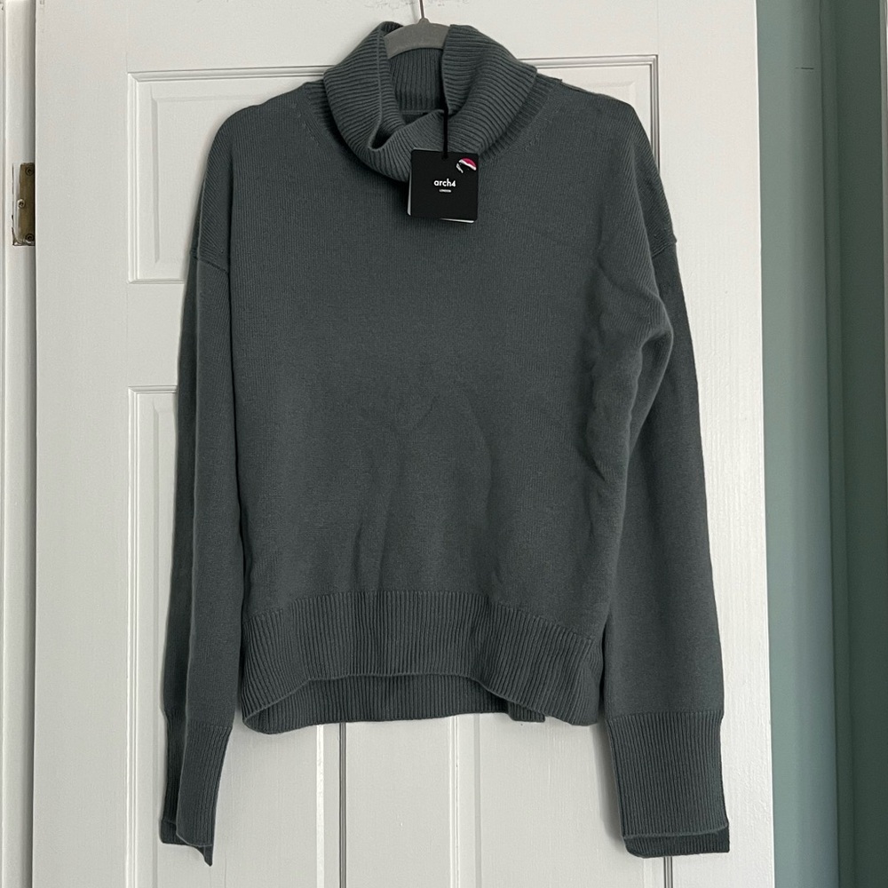 Arch4 NWT size small Women's sage Sweater